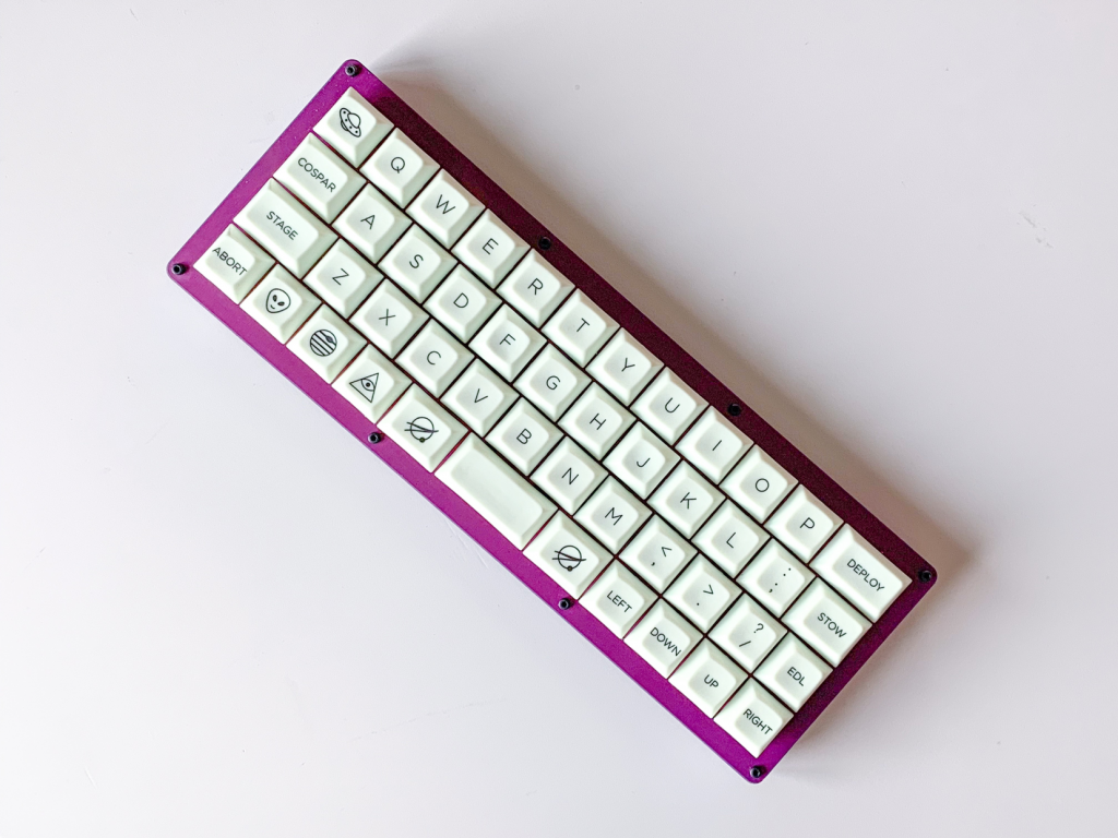 UT47.2 パープルキーボード 40%キーボード 0BB46F48-28E4-459D-8F67-